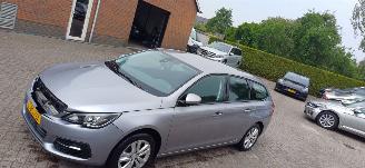 Peugeot 308 1.2i 5drs  110pk navi picture 4
