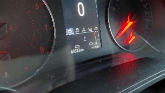 Schadeauto Renault Clio 1.0i zen  navi clima  91pk 2021/12