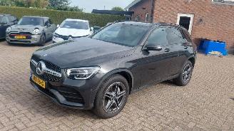 uszkodzony samochody osobowe Mercedes GLC 300e hybrid  211pk  navi clima leer amg line  pano 2021/10