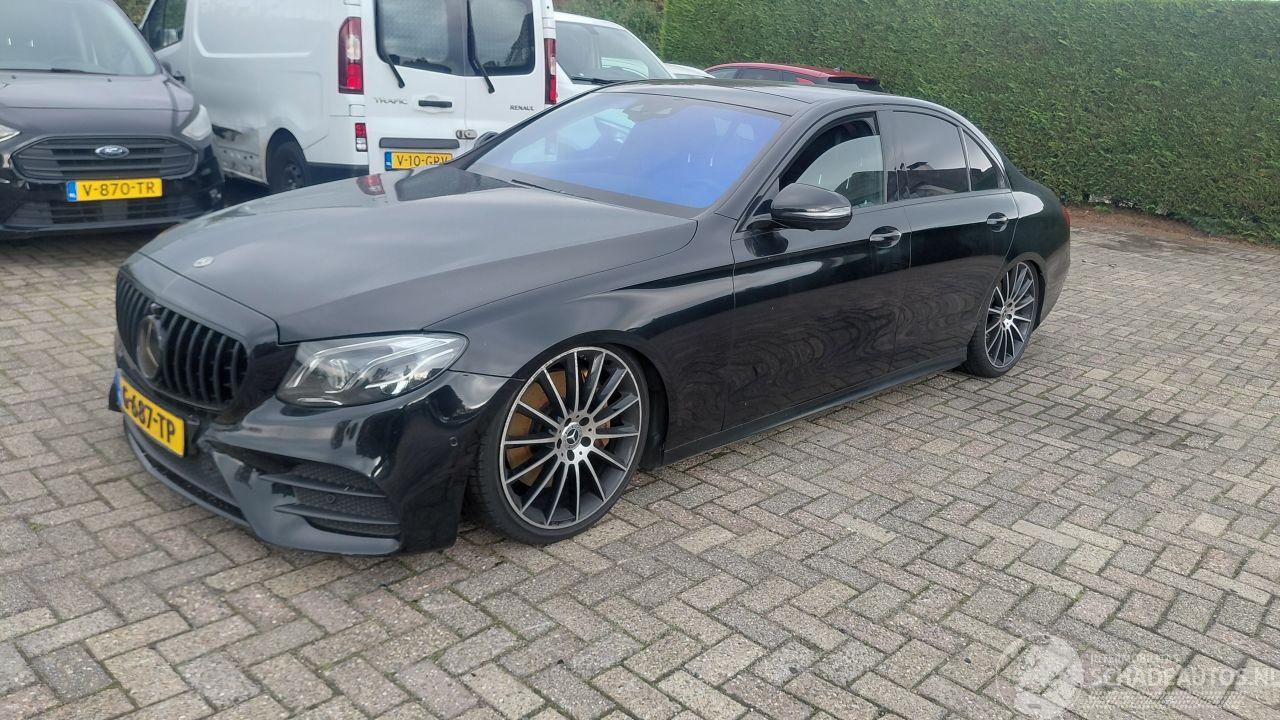 Mercedes E-klasse 350d  258pk  lang  navi  pano leer  navi amg line