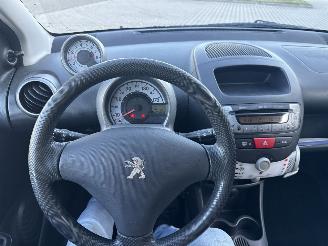 Peugeot 107 1.0 ACTIVE AIRCO RIJDBARE SCHADE! BOUWJAAR 2013  1999 EURO picture 11