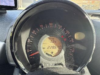 Citroën C1 1.0e VTI FEEL LICHTE SCHADE! 228000 KM BOUWJAAR 2016 2950 EURO picture 14