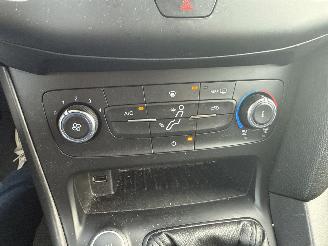 Ford Focus 1.0 TREND EDITION LICHTE SCHADE! BOUWJAAR 2015  3750 EURO picture 12