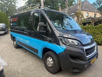Peugeot Boxer 330 2.2 L2H1 DC AIRCO NAVI picture 3