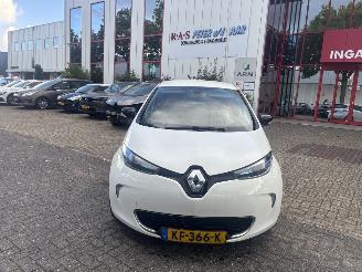 Renault Zoé R240 INTENS 22KWH MET NIEUWE APK picture 2
