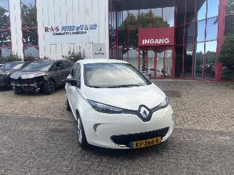 Voiture accidenté Renault Zoé R240 INTENS 22KWH MET NIEUWE APK 2016/8