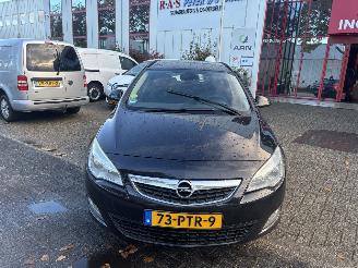 Vrakbiler auto Opel Astra SPORTS TOURER GEEN SCHADE 2011/3