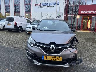 Vaurioauto  passenger cars Renault Captur 0.9 TCE INTENS 2018/10