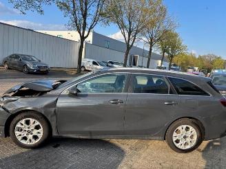 Kia Cee d Ceed Sportswagon (CDF), Combi 5-drs, 2018 1.0i T-GDi 12V 120 Eco-Dynamics+ picture 3