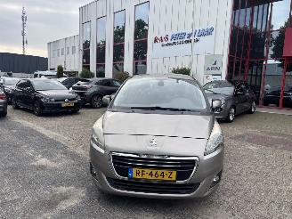Unfallwagen Peugeot 5008 1.2 PURET. STYLE 5P. 2016/1