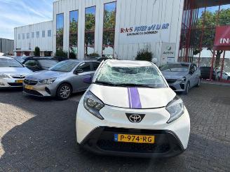 Salvage car Toyota Aygo Aygo X, Hatchback, 2022 1.0 12V VVT-i 2022/6