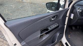 Renault Captur 0.9 TCE AUTHENTIQUE picture 16