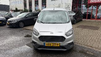 uszkodzony samochody osobowe Ford Transit COURIER 1.5 TDCI TREND DURAT 2020/2