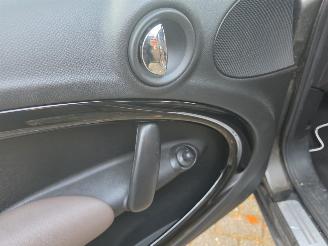 Mini Cooper COUNTRYMAN Motorschade picture 4