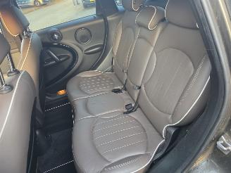 damaged passenger cars Mini Cooper COUNTRYMAN Motorschade 2012/5