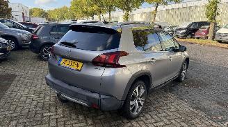 Peugeot 2008 1.2 PURETECH BLUE LE picture 6