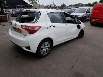 Toyota Yaris Yaris III (P13), Hatchback, 2010 / 2020 1.5 16V Hybrid picture 4