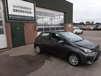 Auto da rottamare Toyota Yaris Yaris III (P13), Hatchback, 2010 / 2020 1.33 16V Dual VVT-I 2015/4