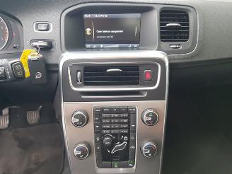 Volvo V-60 1.6 D2 Momentum picture 19