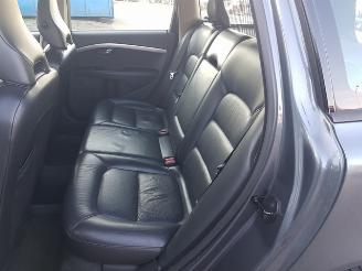 Volvo V-70 2.4D Momentum picture 12