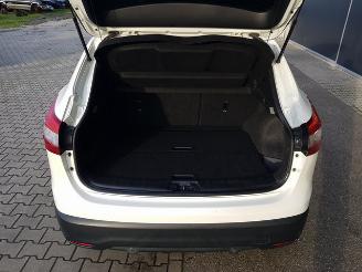 Nissan Qashqai 1.2 Premier Edition picture 20