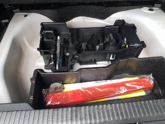 Peugeot 2008 1.2 PureTech Allure Pack picture 21