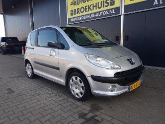 Peugeot 1007 1007 (KM), Hatchback 3-drs, 2004 / 2011 1.4 picture 15