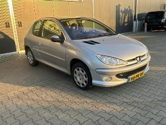 Peugeot 206 206 (2A/C/H/J/S), Hatchback, 1998 / 2012 1.4 16V picture 7