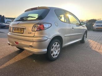 Peugeot 206 206 (2A/C/H/J/S), Hatchback, 1998 / 2012 1.4 16V picture 5