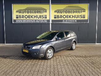 Unfallwagen Ford Focus Wagon 1.6-16V Ghia 2008/1