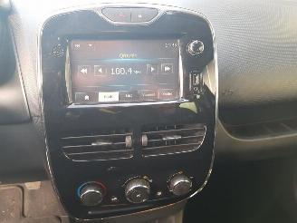 Renault Clio Estate 0.9 TCe Night&Day picture 14