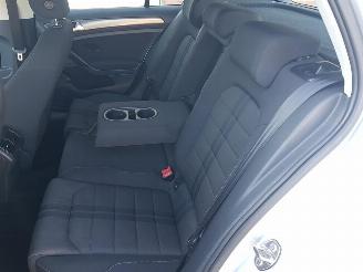 Volkswagen Golf 1.6 TDI Comfortline BlueMotion picture 16