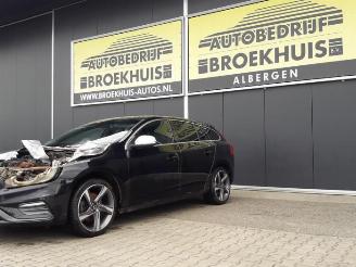 skadebil auto Volvo V-60 V60 I (FW/GW), Combi, 2010 / 2018 2.0 D4 16V 2014/6