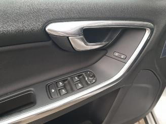 Volvo V-60 2.0 D4 Momentum picture 23