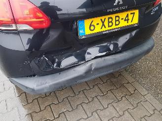 Peugeot 2008 1.2 VTi Active Pack Premium Automatic picture 5