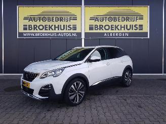 Schadeauto Peugeot 3008 1.2 PureTech Première 2017/3