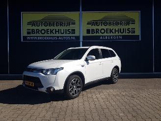 Schadeauto Mitsubishi Outlander 2.0 PHEV Executive Edition X-Line 2014/12