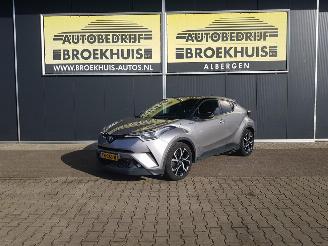 damaged passenger cars Toyota C-HR 1.8 Hybrid Bi-Tone Plus 2017/10