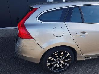 Volvo V-60 2.4 D6 AWD Plug-In Hybrid Summum picture 9