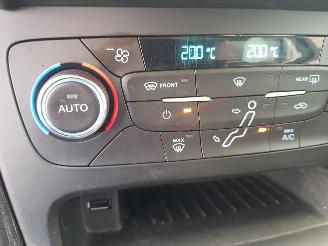 Ford Focus Wagon 1.0 Titanium Edition picture 20