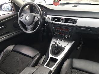 BMW 3-serie Coupé 320i Executive picture 17