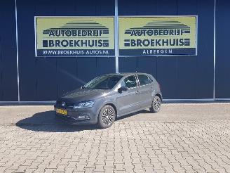Schadeauto Volkswagen Polo 1.4 TDI Comfortline Connected Series 2016/9