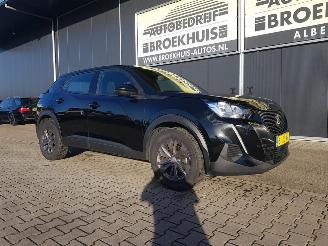 Peugeot 2008 1.2 PureTech Active Pack picture 6