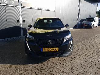 Peugeot 2008 1.2 PureTech Active Pack picture 3