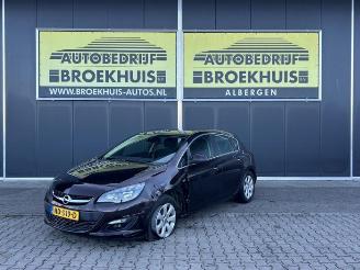 Uttjänta bilar auto Opel Astra Astra J (PC6/PD6/PE6/PF6), Hatchback 5-drs, 2009 / 2015 1.4 Turbo 16V ecoFLEX 140 2015/9