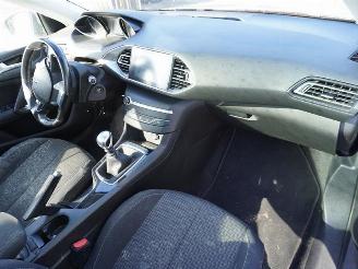 Peugeot 308 SW 1.6 BlueHDi picture 8