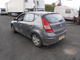 Hyundai I-30 1.6 CVVt picture 2