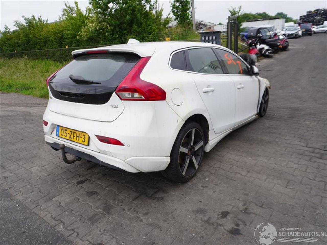 Volvo V-40 1.6 T4