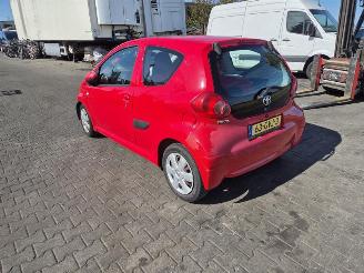 Toyota Aygo 1.0 12V VVT-i (1KR-FE) picture 2