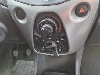 Peugeot 108 1.0 12V (1KRFE(CFB) picture 10